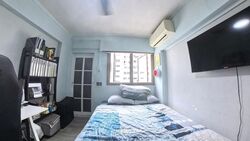 Tampines Street 42 (Tampines), Multi Generation #524339661